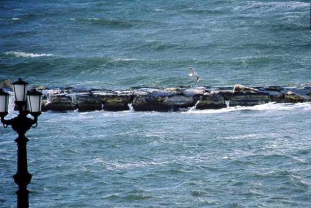 Bari, "allerta arancione": attesi forti venti da sud-est e pioggia torrenziale